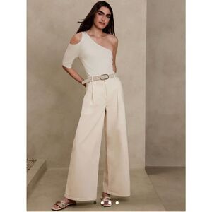 Banana Republic NWT One Sleeve Knit Sweater Top Asymmetric Size M Cream